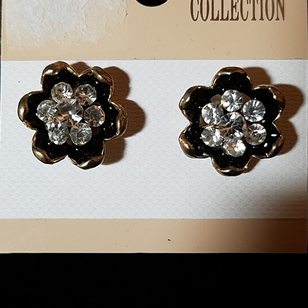 Floral Black w Clear Stones Gold Tone 0.75" Earrings
